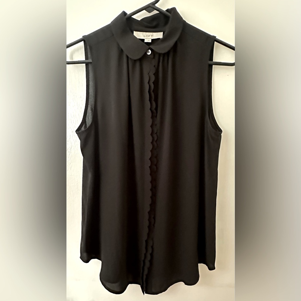 Ann Taylor Loft black scalloped tank women’s size small